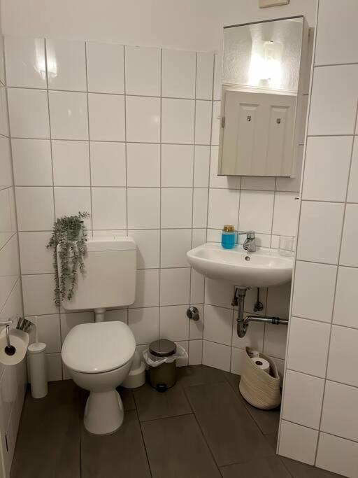 Appartamento Zentral, Geraeumig, Messe Nah! Be2R Essen Esterno foto