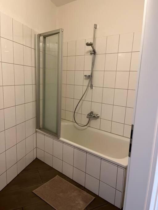 Appartamento Zentral, Geraeumig, Messe Nah! Be2R Essen Esterno foto